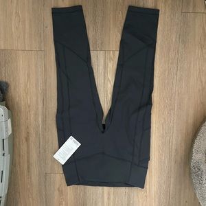 NWT Lululemon 12 All the right places